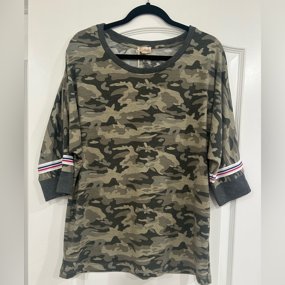 NWT Hem & Thread Women's Camouflage Top Pullover Shirt Size L